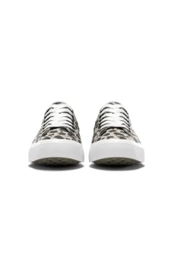 Spikeless Safari Canvas Traveler Shoe - FINAL SALE